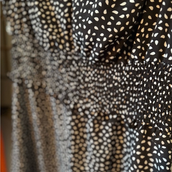 🖤🤍Smocked Ruffle Sundress 🤍🖤 - Picture 6 of 6